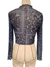Load image into Gallery viewer, Paisley print lace mesh fitted top t-shirt