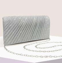 Load image into Gallery viewer, Charming Clutch