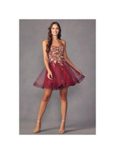 Load image into Gallery viewer, 902 Juliet