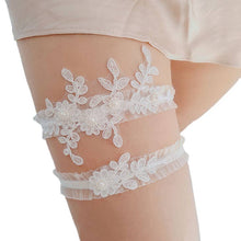 Load image into Gallery viewer, White Lace Wedding Garter Set
