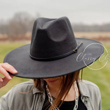 Load image into Gallery viewer, Wide Brimmed Felt Hat
