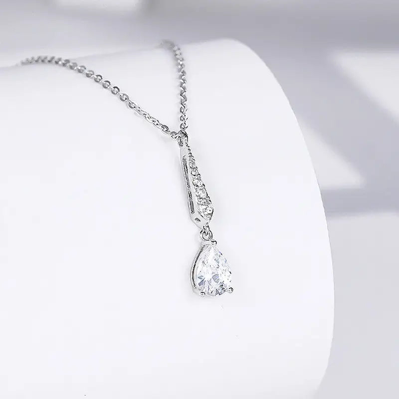 Pendant wedding necklace